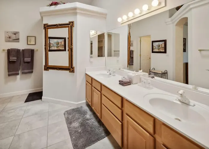 Havasu Hacienda - Pool Hot Tub Outdoor Kitchen Holiday home